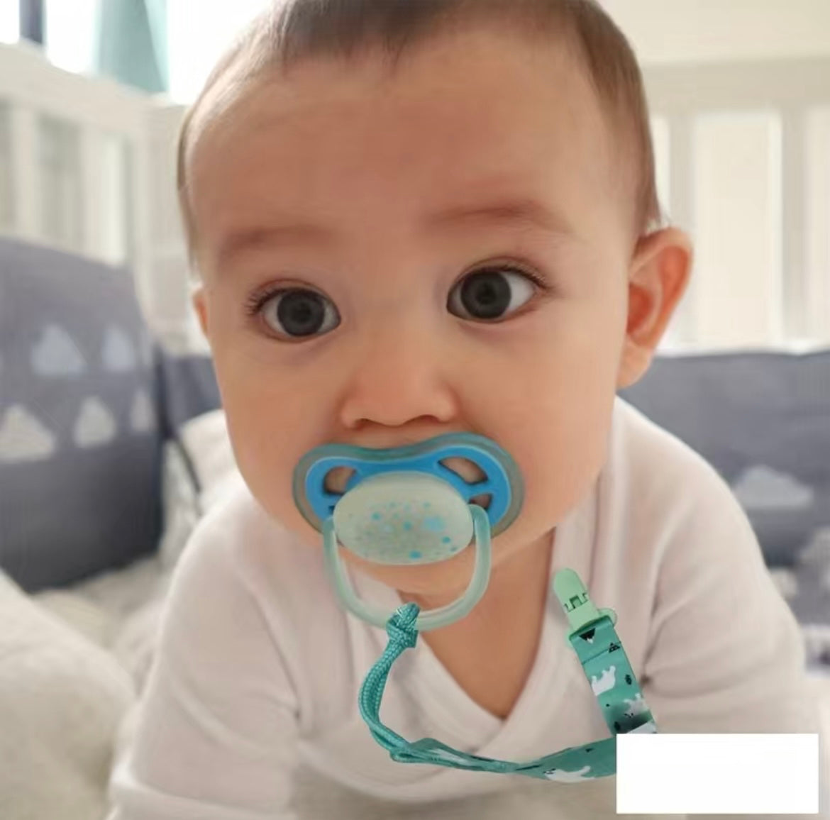 Baby pacifier leash